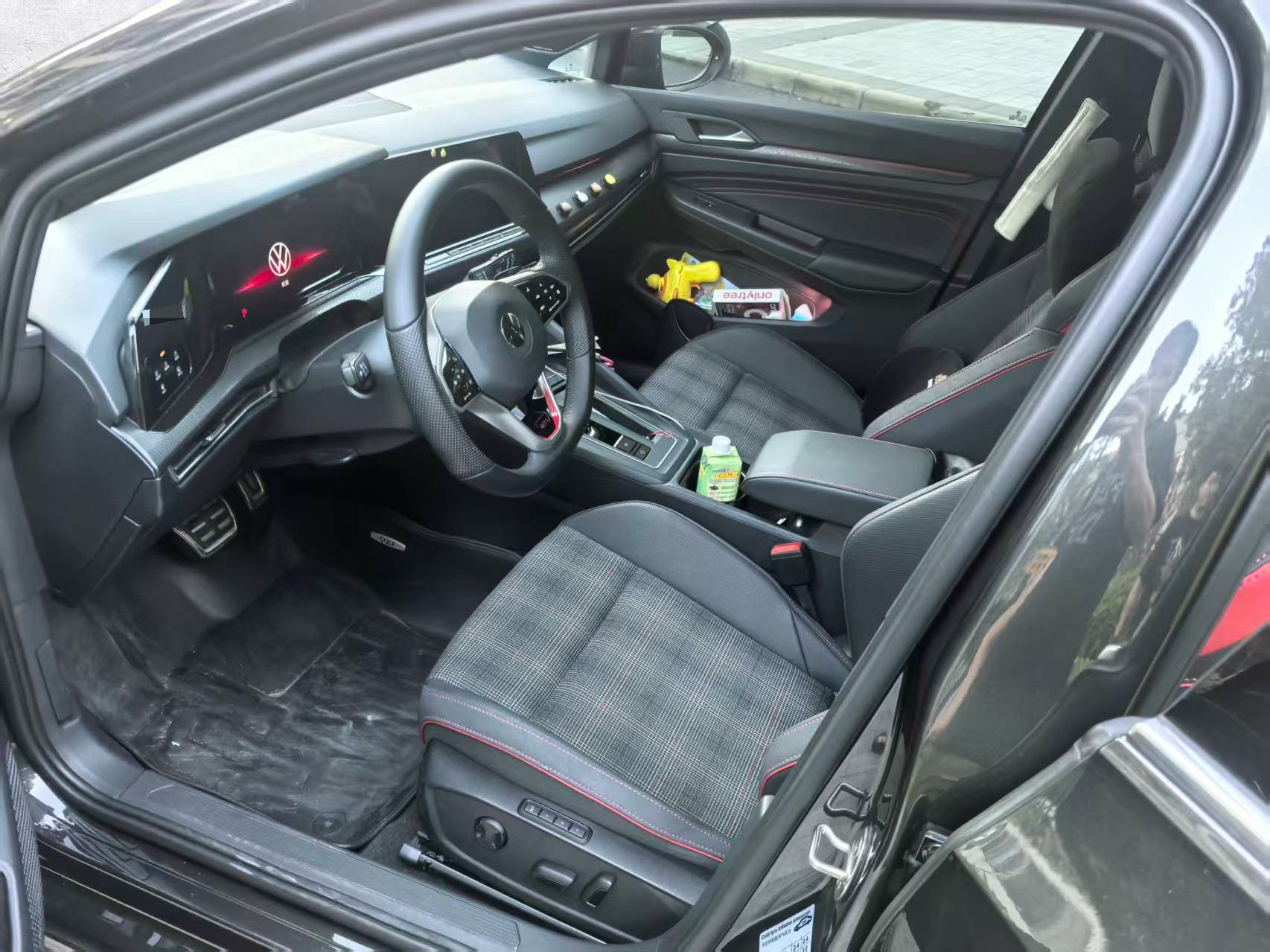 Volkswagen GolfGTI 2023 car image #2