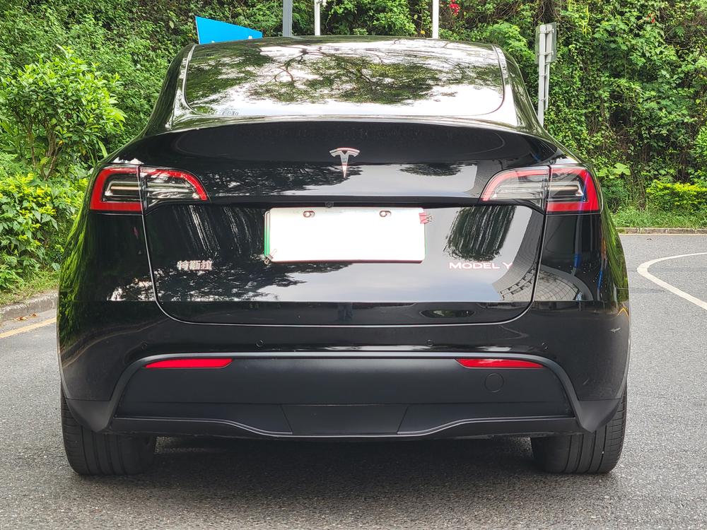 Tesla Model Y 2023 #6 Tesla Model Y 2023 car image #6
