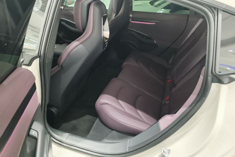 MI SU7 2025 car image #17
