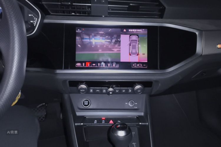 Audi Q3 2021 car image #15