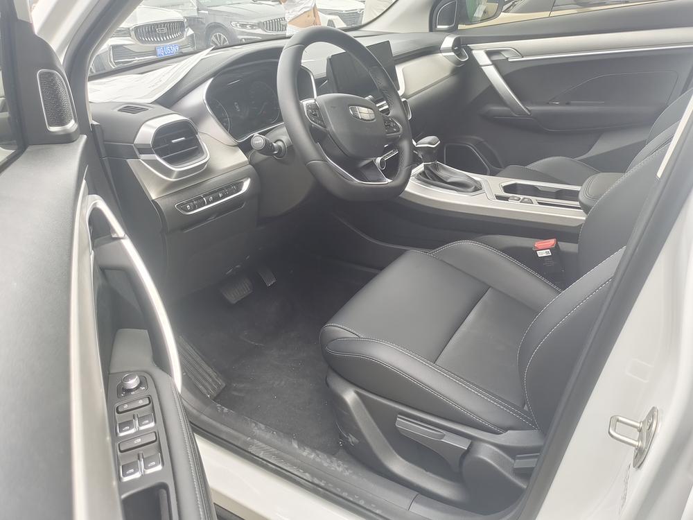 GEELY Coolray 2024 immagine di auto #9
