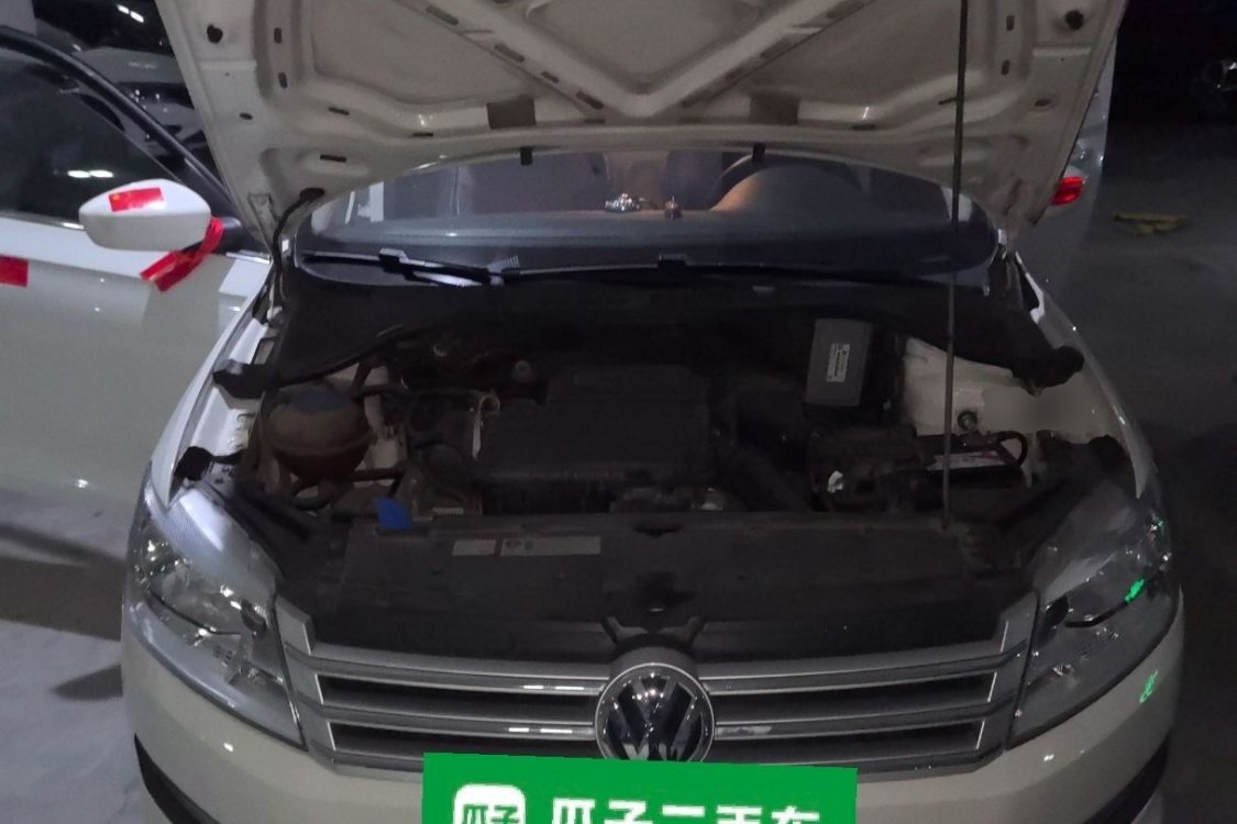 Volkswagen Santana 2015 car image #10