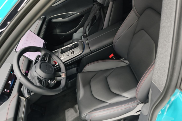 MI SU7 2025 imagen de coche #15