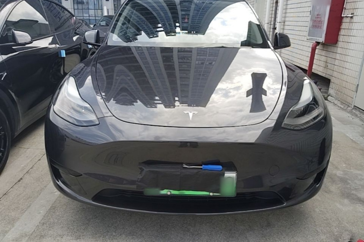 Tesla Model Y 2024 car image #3