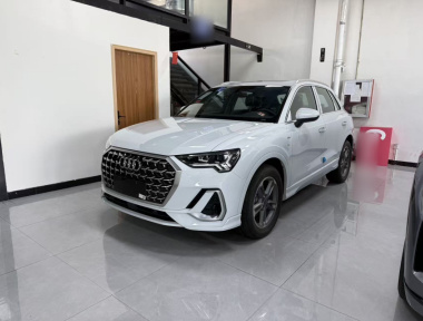 Audi Q3 2024 car image 