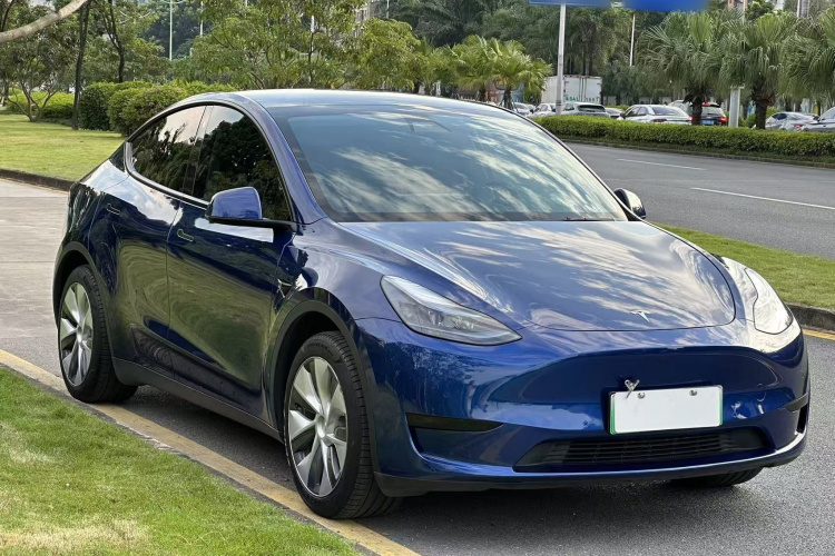 Tesla Model Y 2022 #4 Tesla Model Y 2022 car image #4