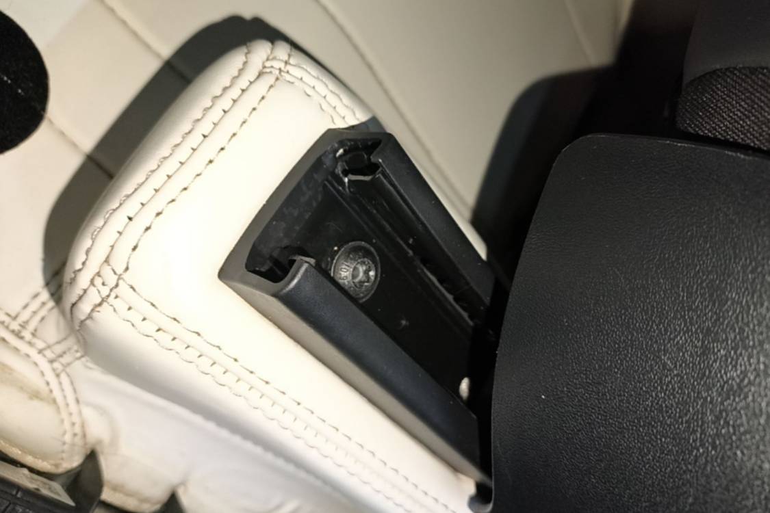 Tesla Model Y 2024 car image #23