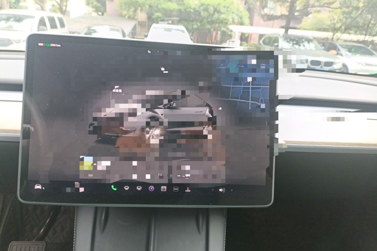 Tesla Model Y 2023 car image #17