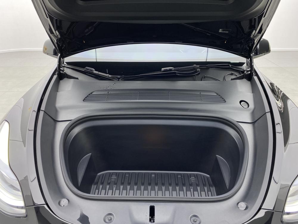 Tesla Model Y 2024 #30 Tesla Model Y 2024 car image #30