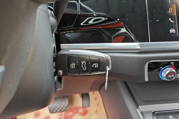 Audi Q3 2019 #9 Audi Q3 2019 car image #9
