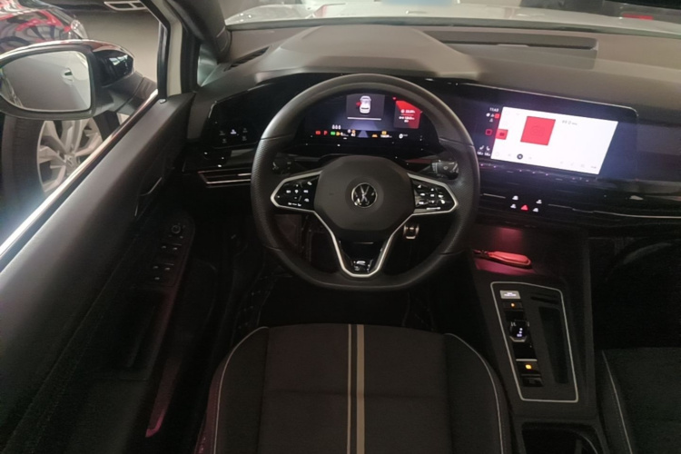 Volkswagen Golf 2024 car image #11