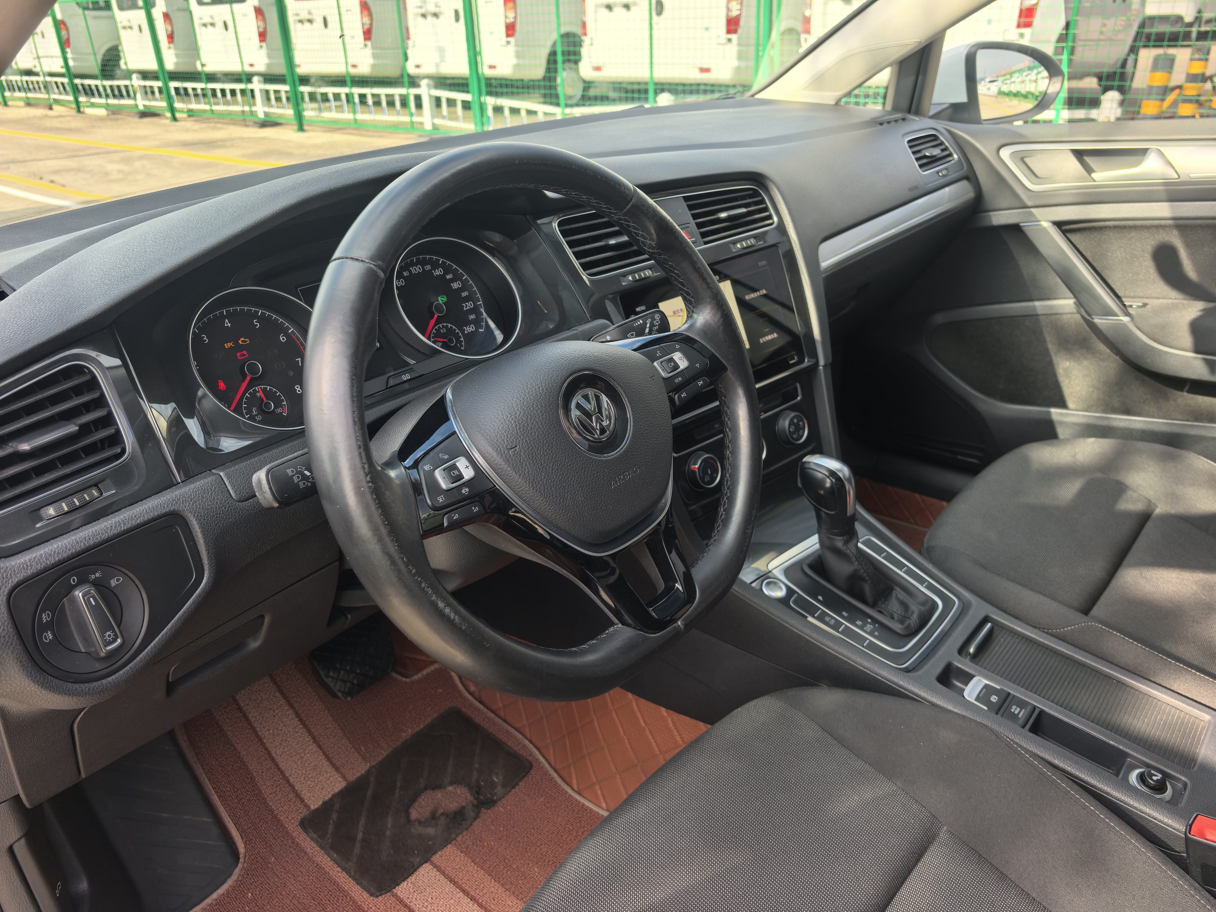 Volkswagen Golf 2020 car image #7