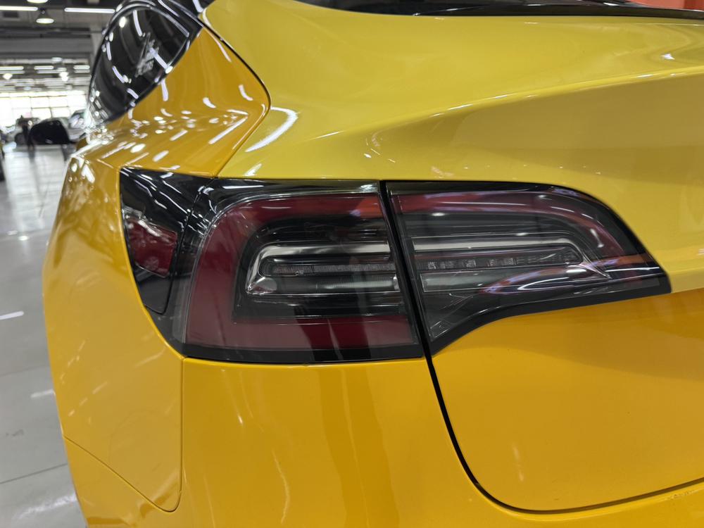 Tesla Model 3 2020 car image #10