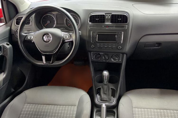 Volkswagen Polo 2017 car image #11