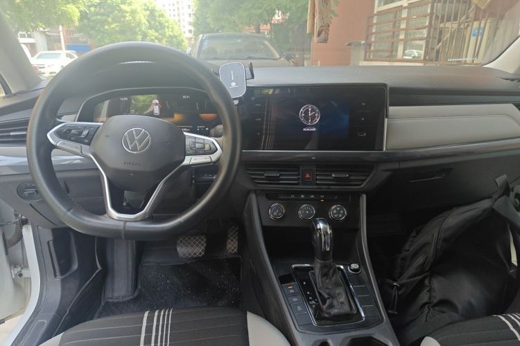 Volkswagen Bora 2022 car image #7
