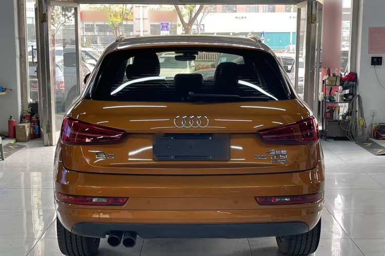 Audi Q3 2016 car image #6
