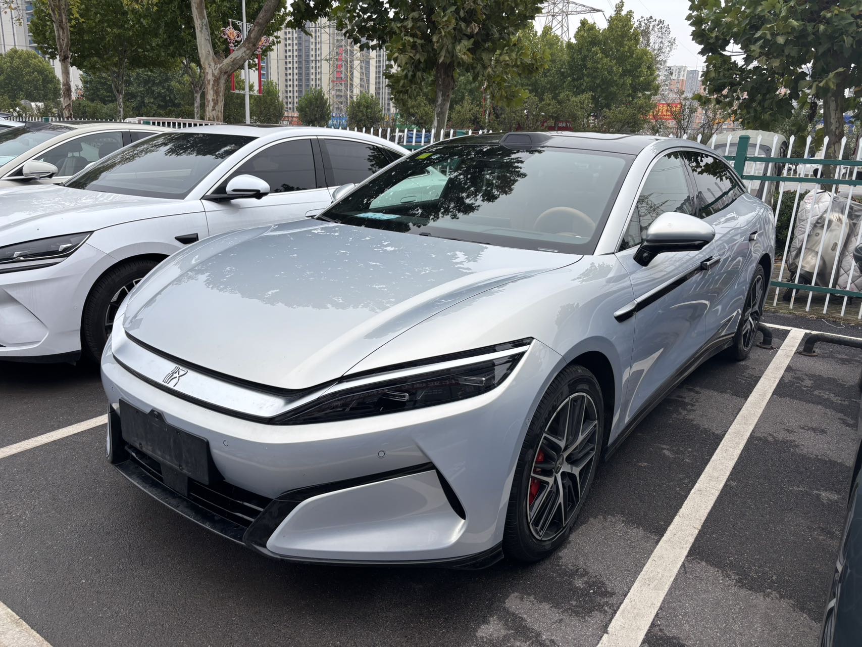 BYD HanL 2025 BYD HanL 2025 صورة سيارة