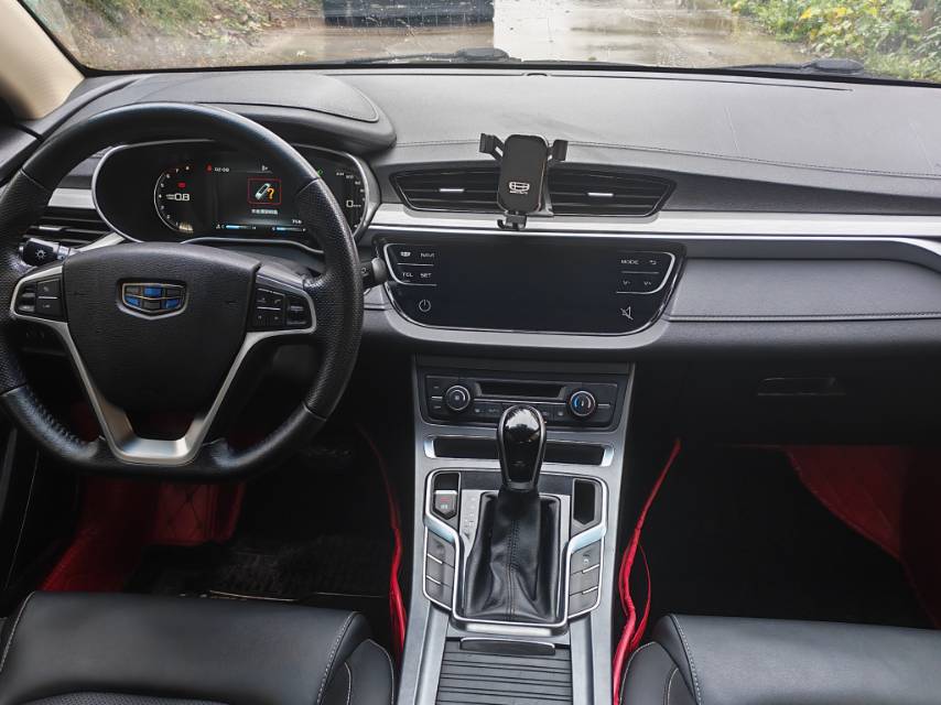 GEELY Emgrand 2018 car image #3