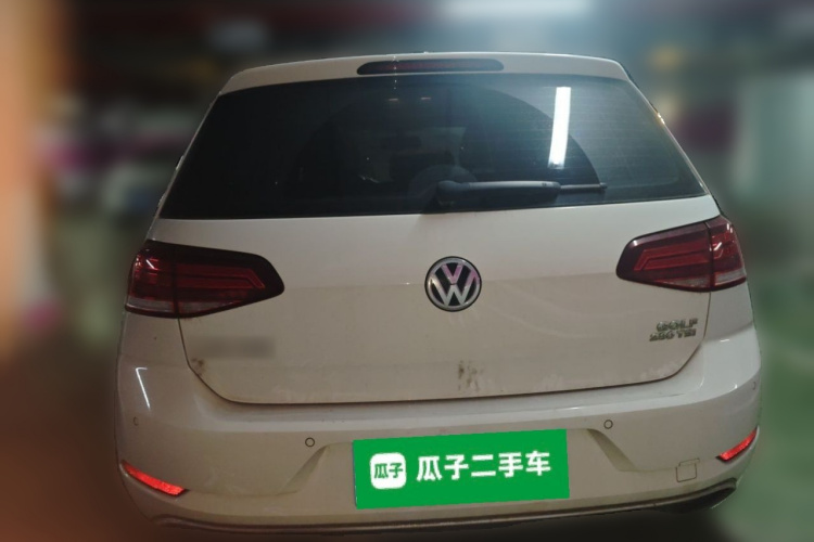 Volkswagen Golf 2020 car image #4