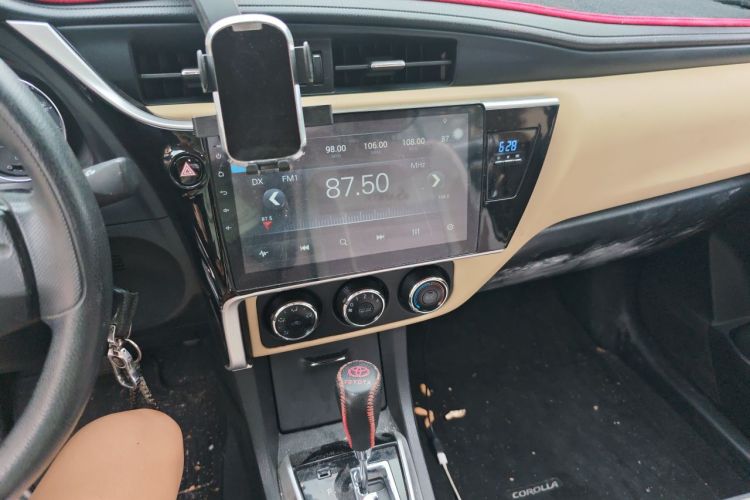 Toyota Corolla 2018 car image #13