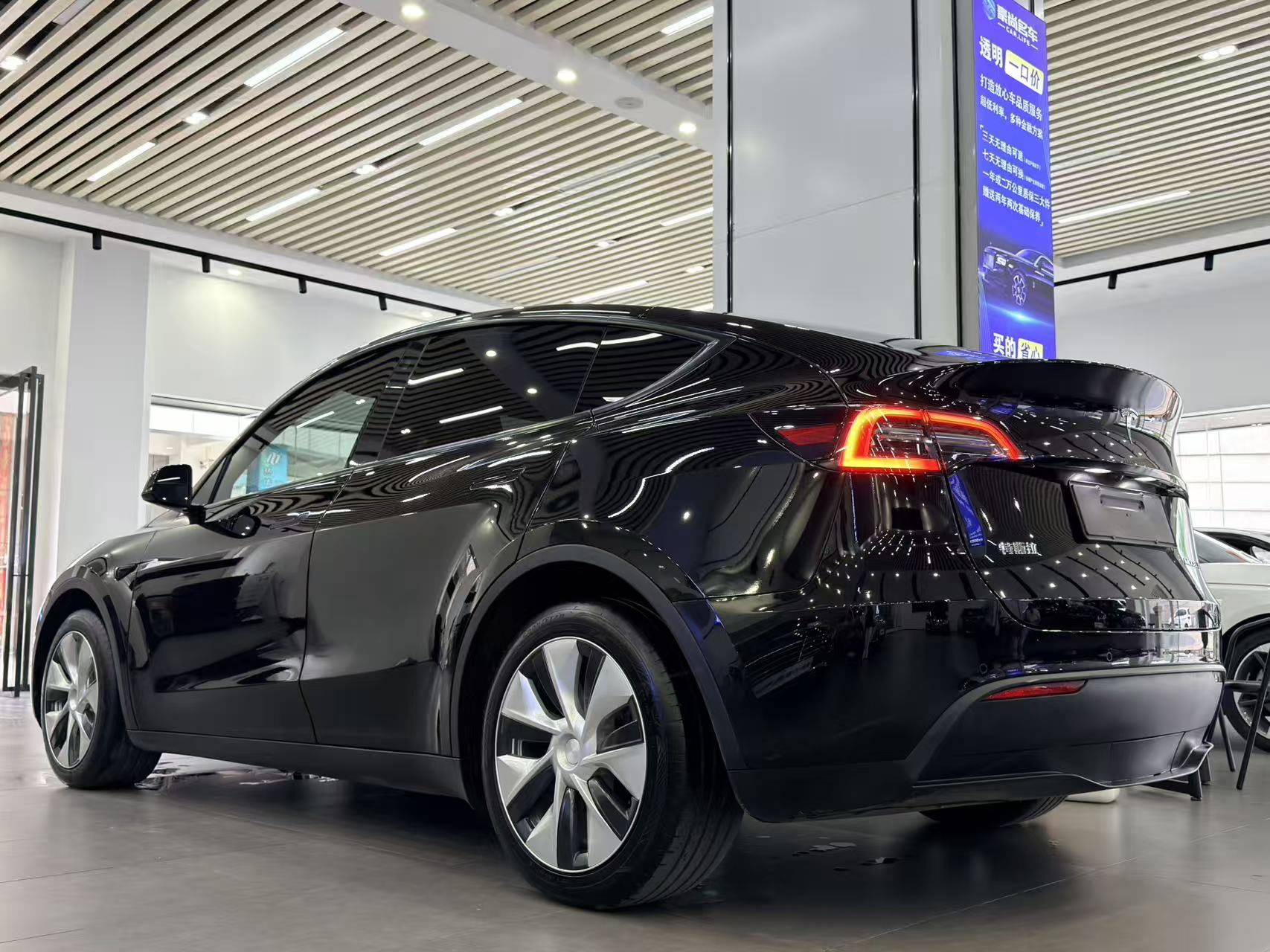 Tesla Model Y 2023 #6 Tesla Model Y 2023 immagine di auto #6