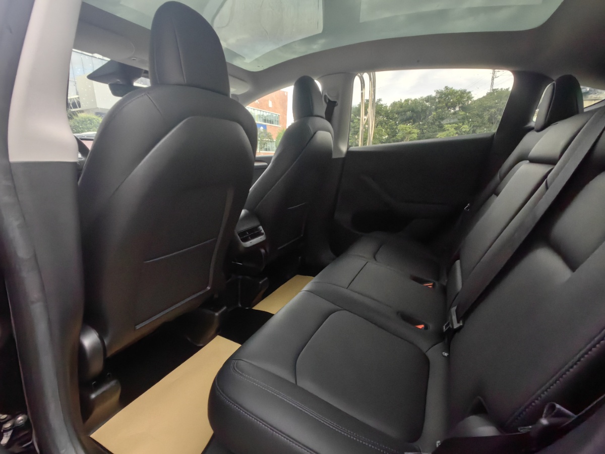 Tesla Model Y 2022 immagine di auto #5