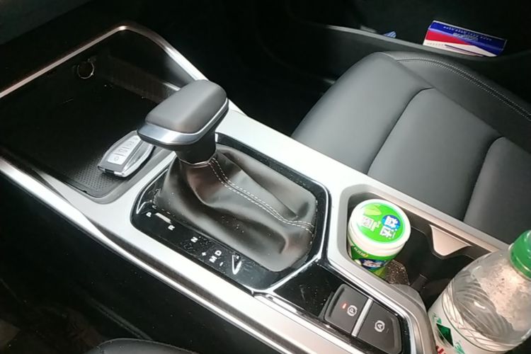 GEELY Emgrand 2026 image de voiture #14