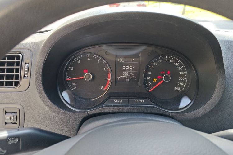 Volkswagen Polo 2019 car image #13