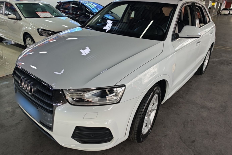 Audi Q3 2017 car image #2