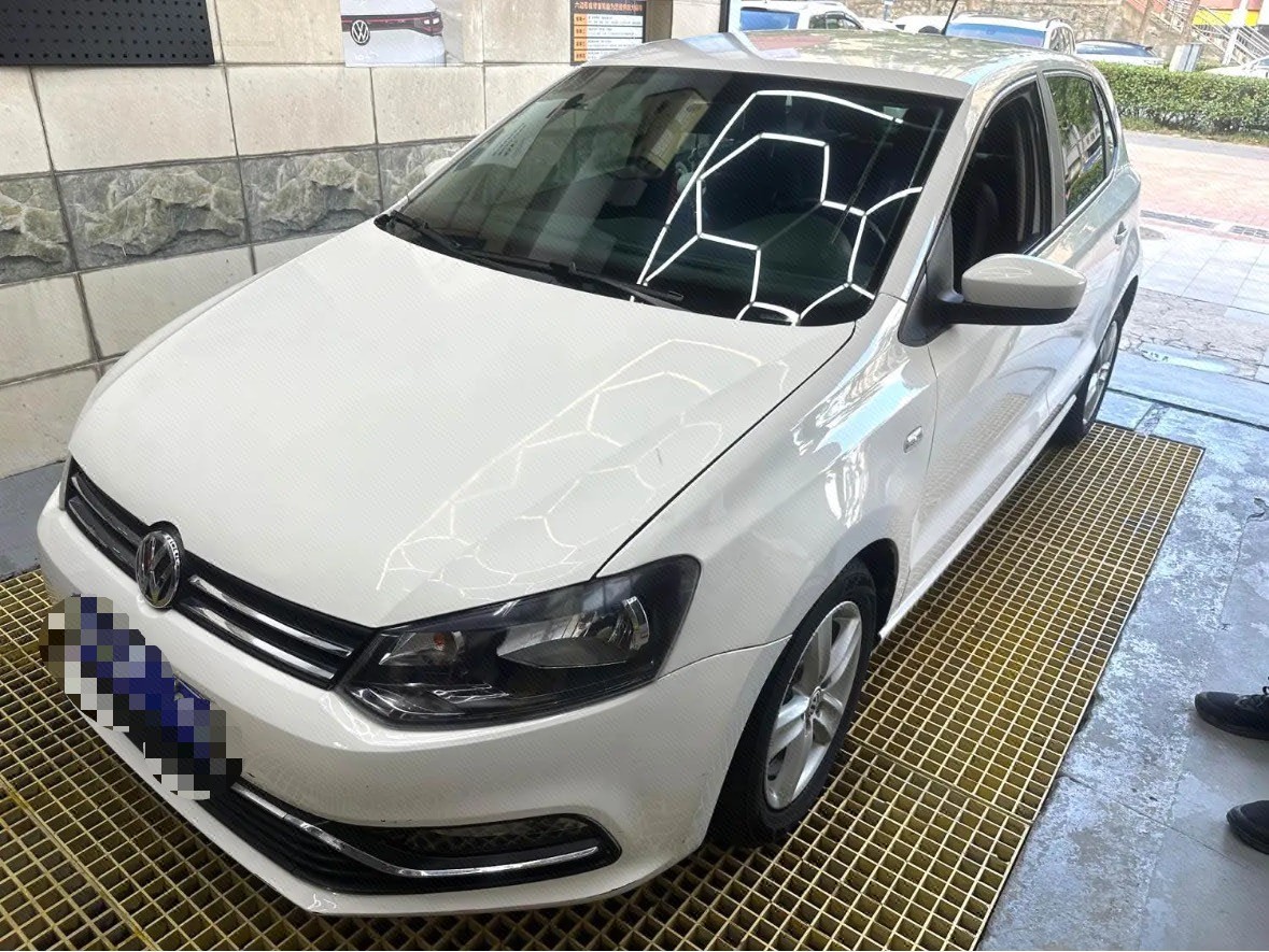 Volkswagen Polo 2011 car image 