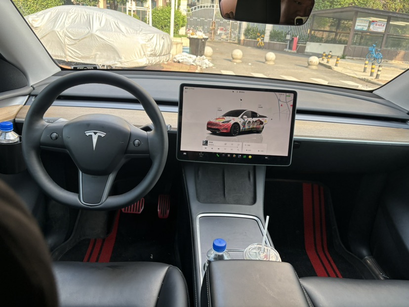 Tesla Model Y 2022 #5 Tesla Model Y 2022 car image #5