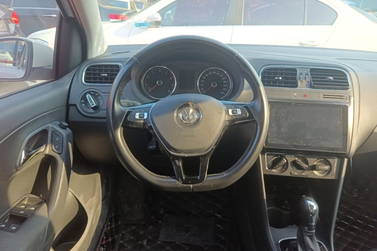Volkswagen Polo 2017 #11 Volkswagen Polo 2017 car image #11