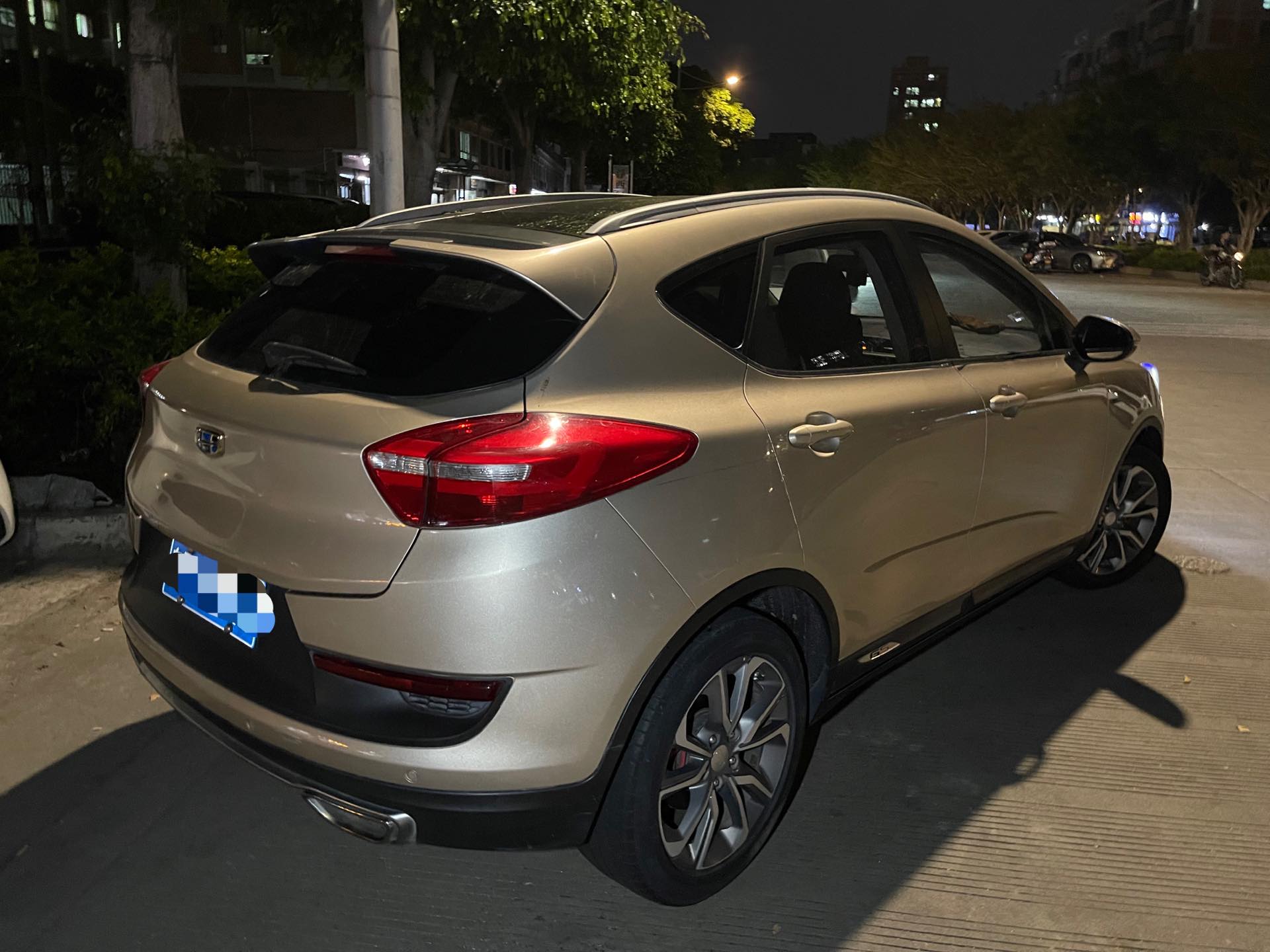 GEELY Emgrand GS 2016 immagine di auto #3