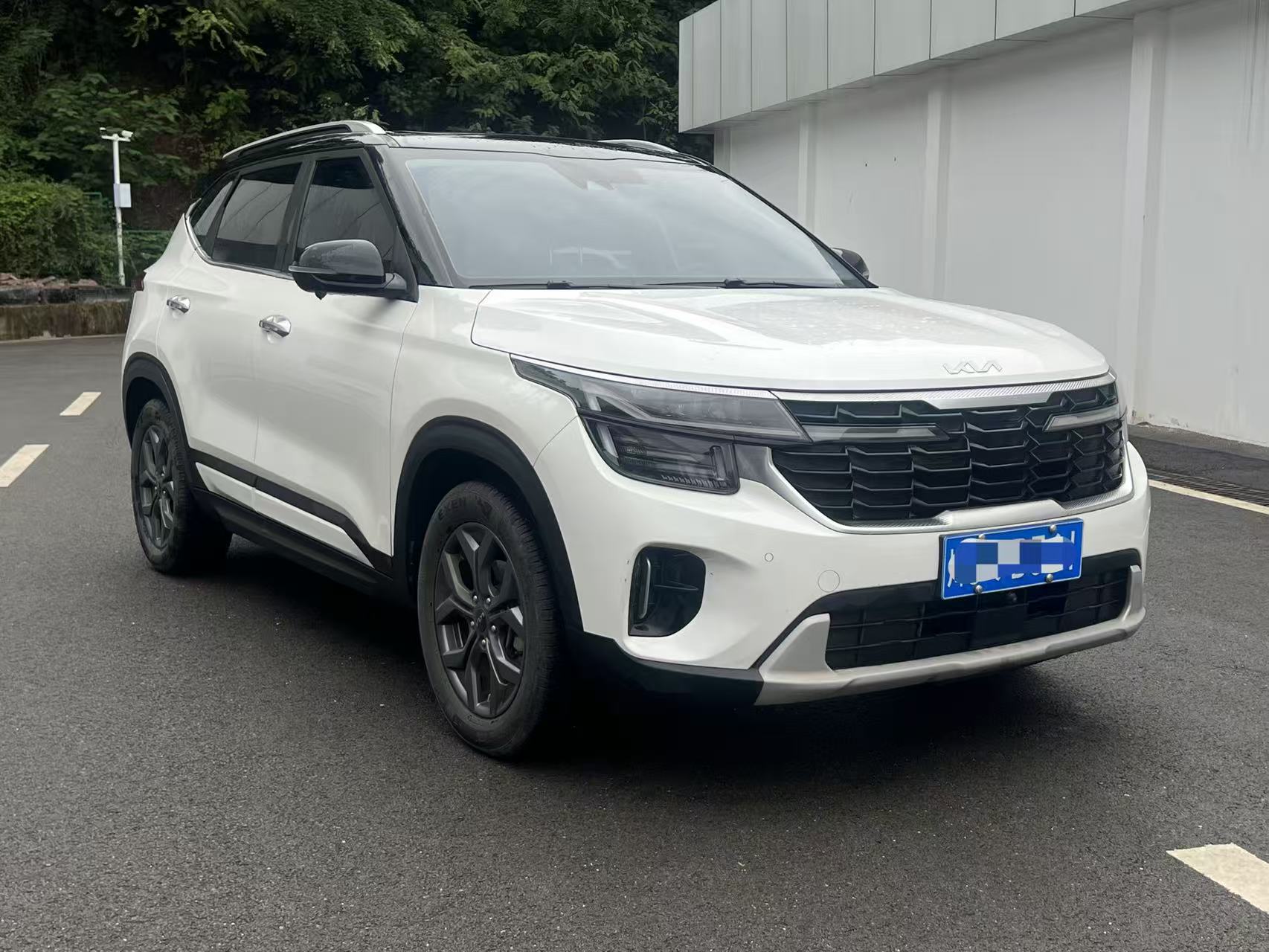Kia Seltos 2023 car image #3