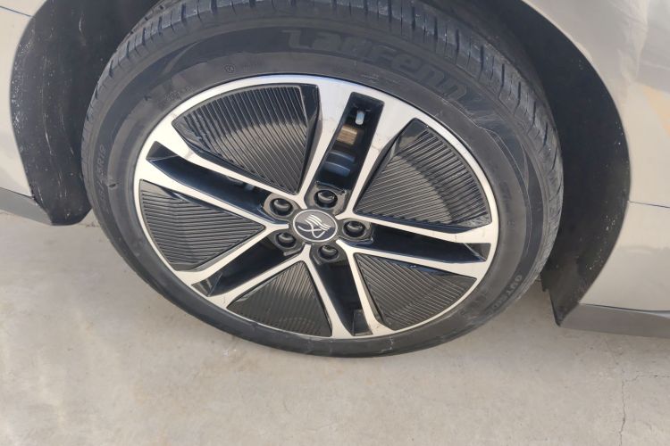 BYD Han 2023 car image #10