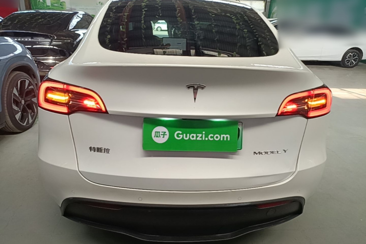 Tesla Model Y 2022 car image #4