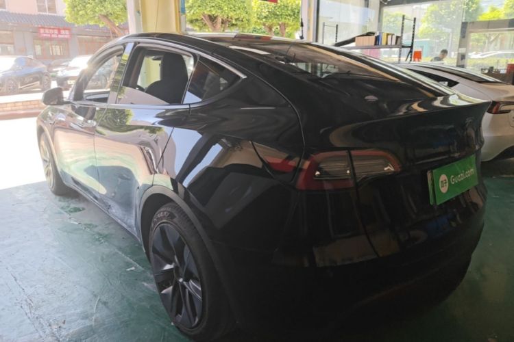 Tesla Model Y 2022 #5 Tesla Model Y 2022 car image #5