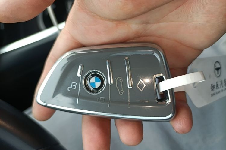 BMW 3 Series 2021 #9 BMW 3 Series 2021 car image #9