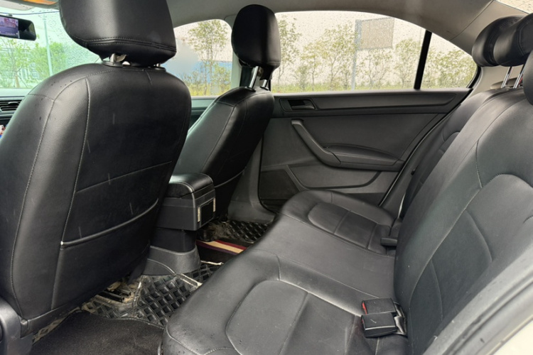 Volkswagen Santana 2019 #13 Volkswagen Santana 2019 car image #13