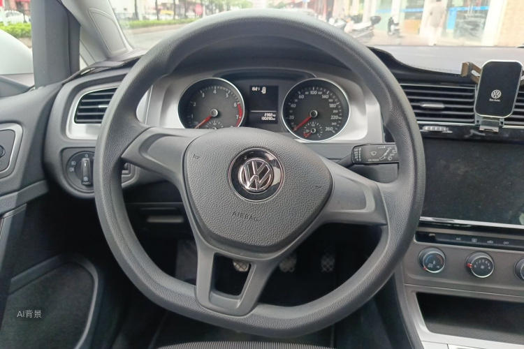 Volkswagen Golf 2017 car image #12