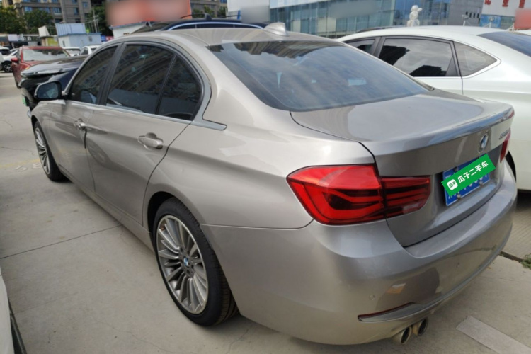 BMW 3 Series 2018 #5 BMW 3 Series 2018 car image #5