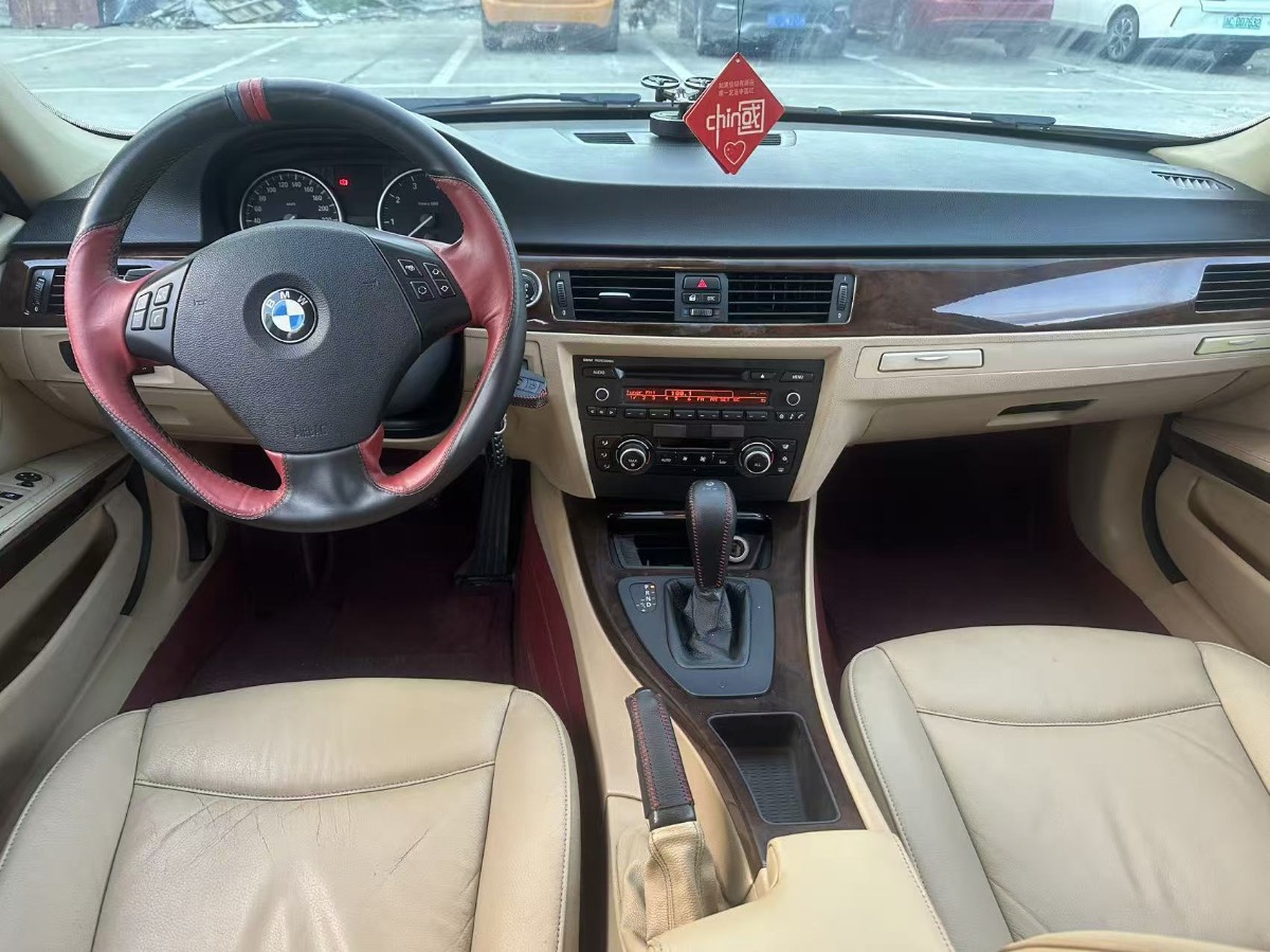BMW 3 Series 2011 #6 BMW 3 Series 2011 car image #6