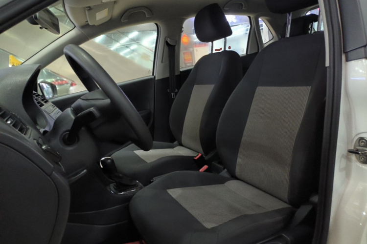 Volkswagen Polo 2018 car image #15