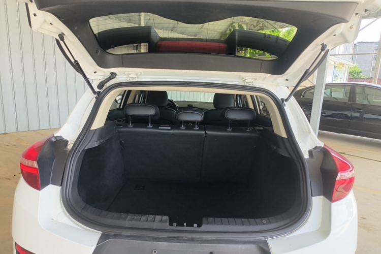 GEELY Emgrand GS 2018 car image #19