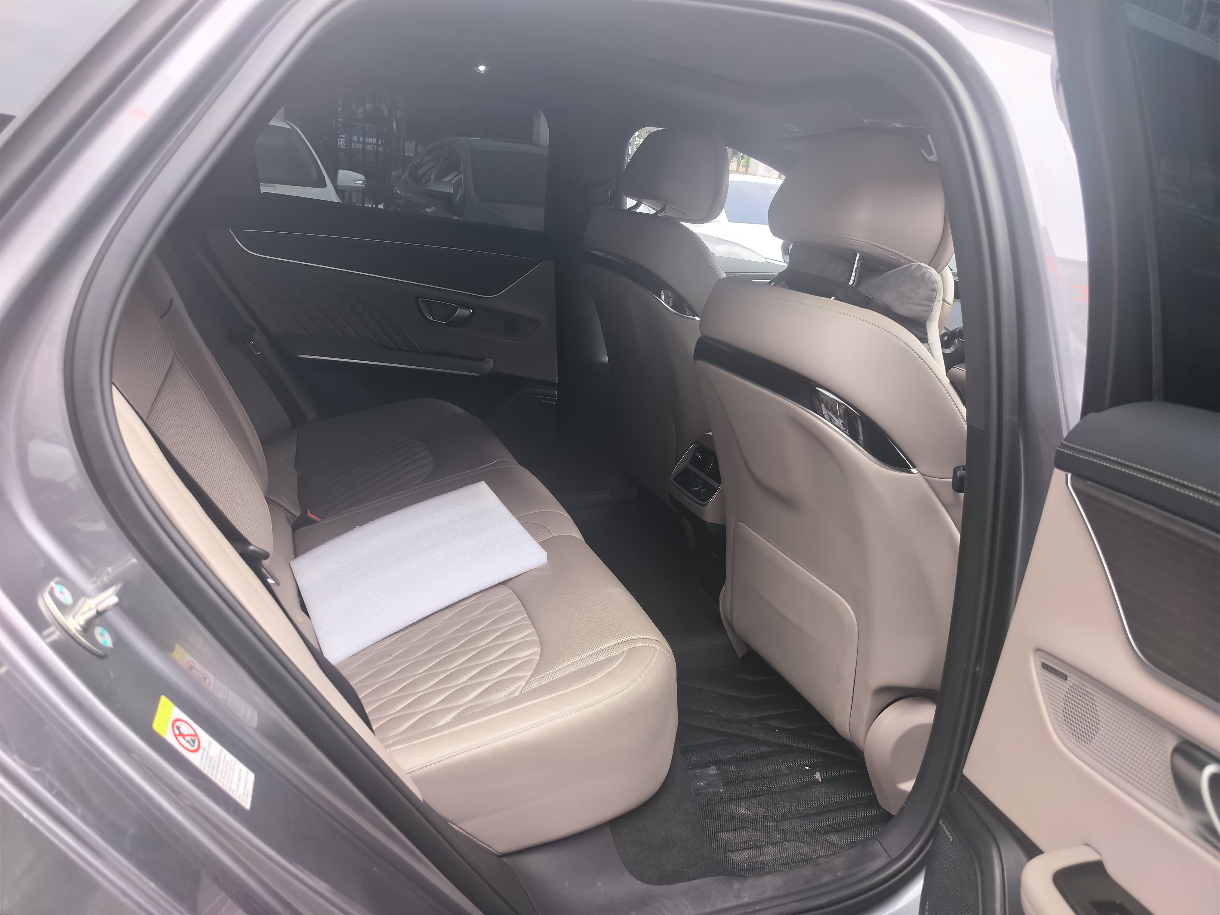 BYD Han 2024 car image #8