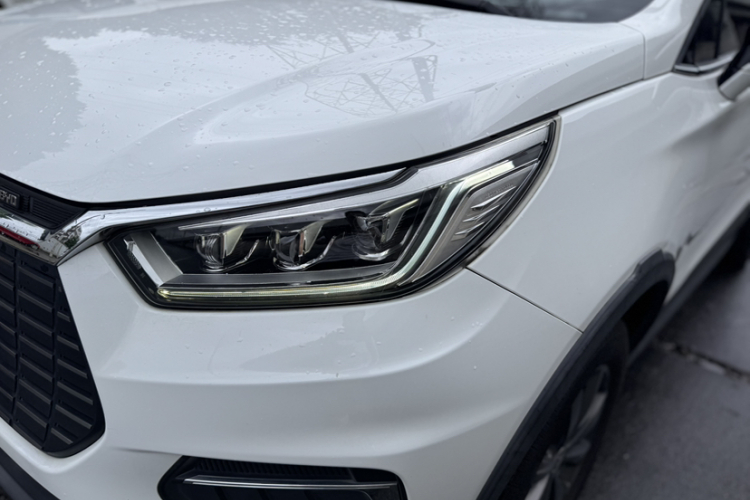 BYD Yuan New Energy 2019 car image #24