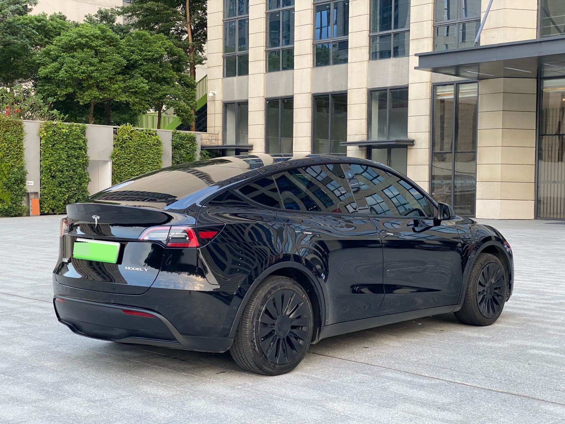 Tesla Model Y 2024 #7 Tesla Model Y 2024 car image #7