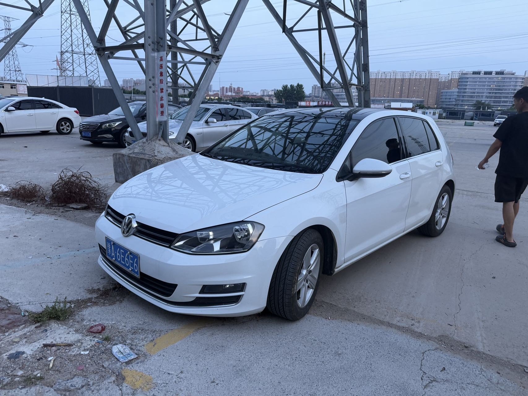 Volkswagen Golf 2015 car image 