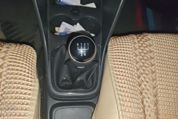 Volkswagen Polo 2016 car image #16