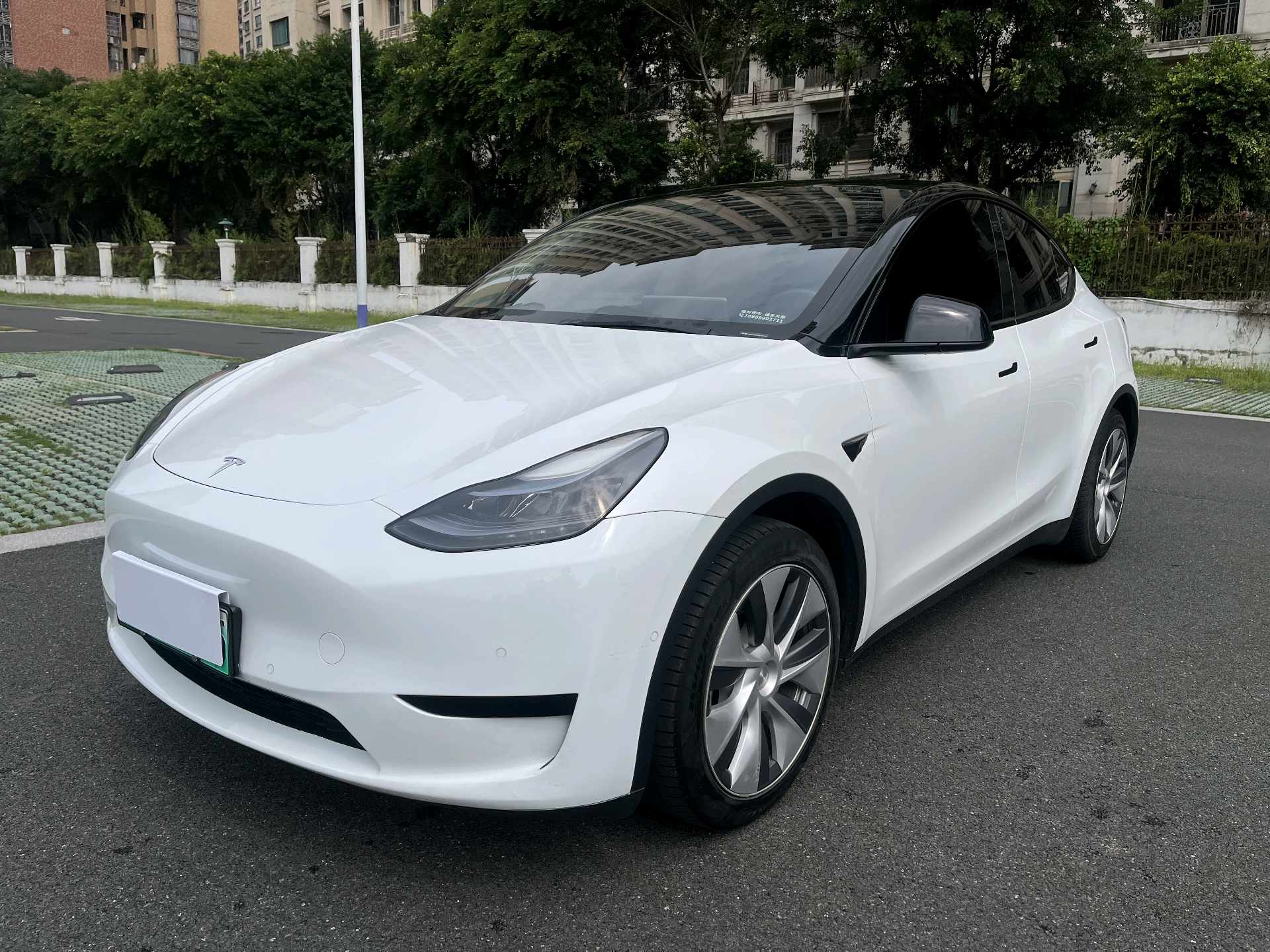 Tesla Model Y 2022 Tesla Model Y 2022 car image